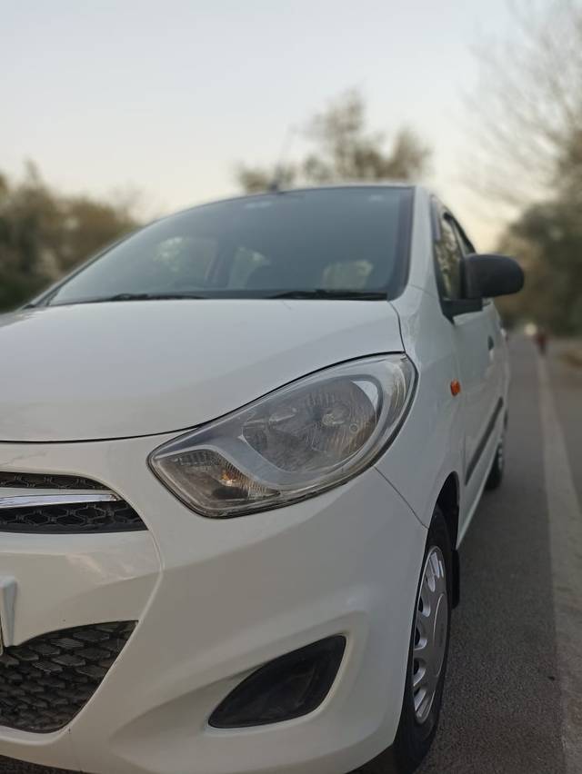 https://images10.gaadi.com/usedcar_image/4366410/original/ff05f8fef54ca355134c12e1b99fd2aa.jpg?imwidth=6400