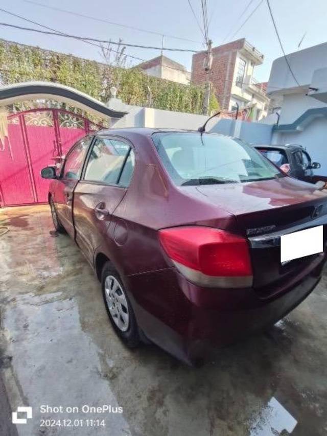 https://images10.gaadi.com/usedcar_image/4366422/original/processed_ee84d9d9-50bf-4237-85f5-e4d109662ff8.jpeg?imwidth=6402