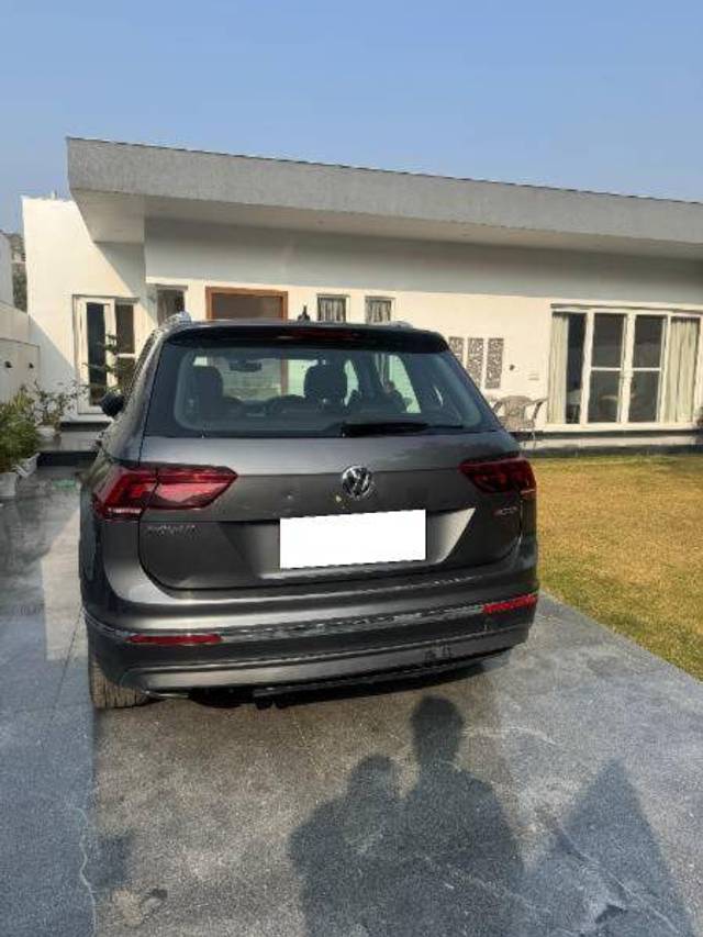 https://images10.gaadi.com/usedcar_image/4366469/original/ef34f4a45bc827196690a4b0bcd23305.jpg?imwidth=6400