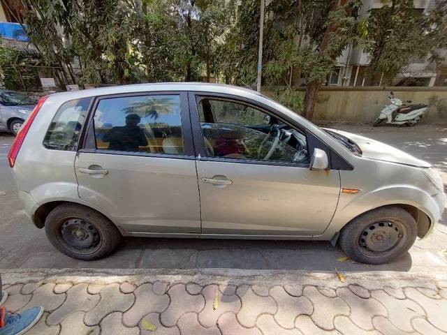 https://images10.gaadi.com/usedcar_image/4366596/original/259bdf98e4a42bda73f489c95ed13bd7.jpg?imwidth=6401