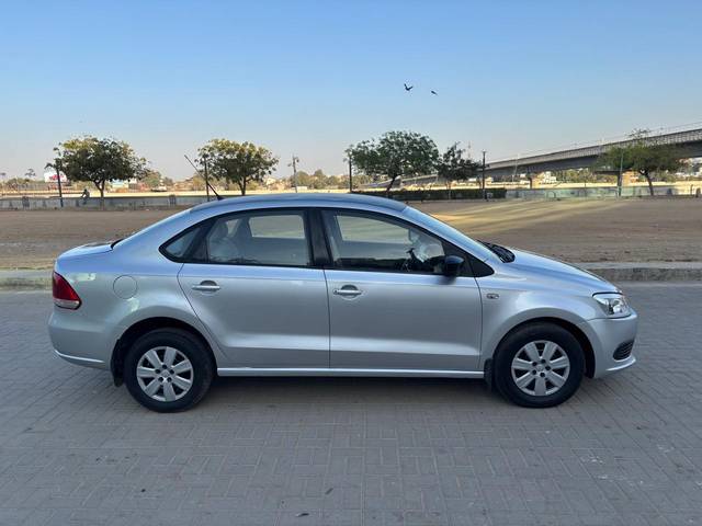 https://images10.gaadi.com/usedcar_image/4366682/original/2af204477a7652d9a8a7a2f9867cb766.jpg?imwidth=6401