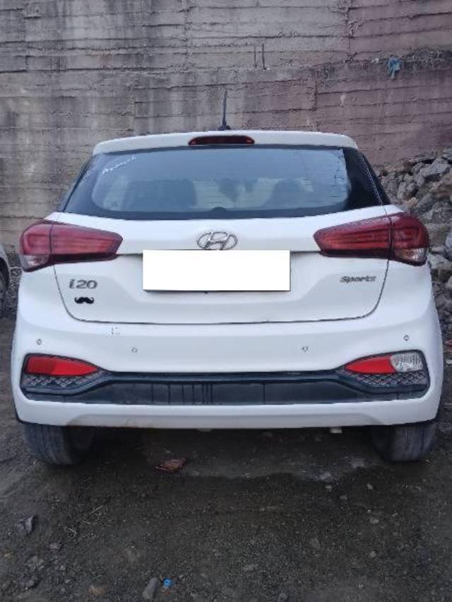 https://images10.gaadi.com/usedcar_image/4366684/original/processed_224841dd-0292-463b-9403-19c7dc000d3a.jpg?imwidth=6401