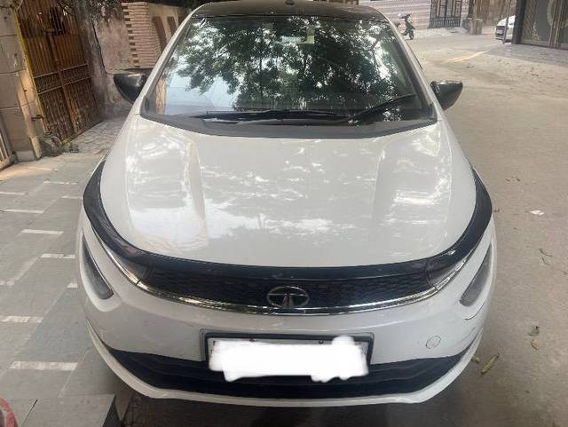 https://images10.gaadi.com/usedcar_image/4366755/original/33c9109113043ef2a7d9adf99930eae1.jpeg?imwidth=6400