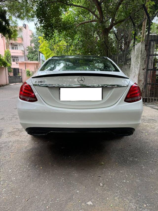 https://images10.gaadi.com/usedcar_image/4366836/original/processed_d75762f45d8c0963c7b42165468742bb.jpeg?imwidth=6402