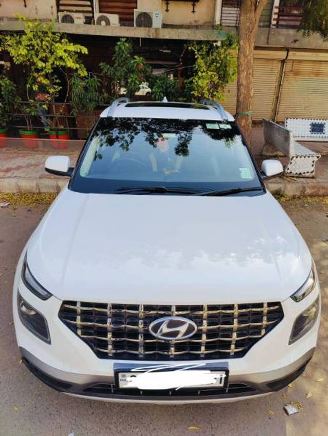 https://images10.gaadi.com/usedcar_image/4366853/original/6e1478de1c25956d8033cfaac47fa15c.jpg?imwidth=6402