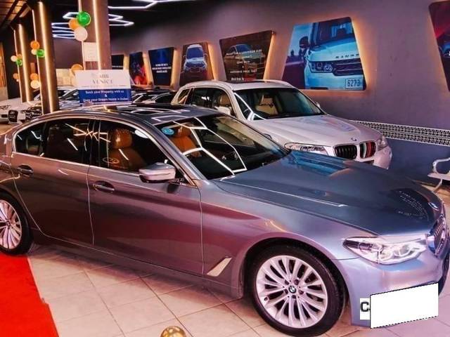 https://images10.gaadi.com/usedcar_image/4367001/original/processed_40b37c9a2c78c2a68ad76cfb8b348c8c.jpg?imwidth=6401