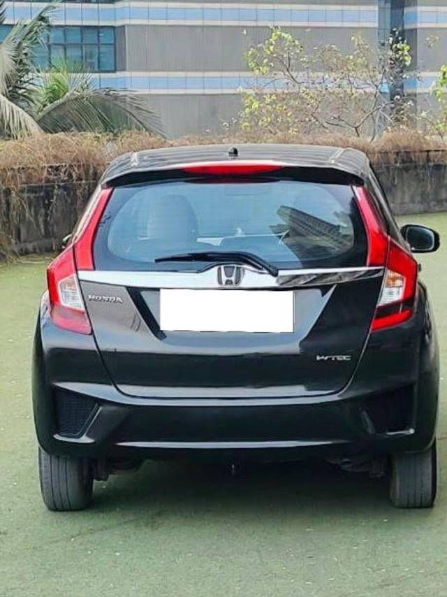 https://images10.gaadi.com/usedcar_image/4367017/original/processed_7bee70f3569ef2cf62cc92502659c8d4.jpg?imwidth=6402