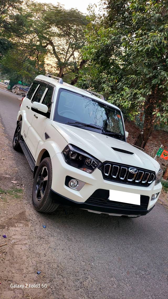 https://images10.gaadi.com/usedcar_image/4367057/original/processed_4e91b14395e4f23c9cb2a587f6f1cf21.jpg?imwidth=6400