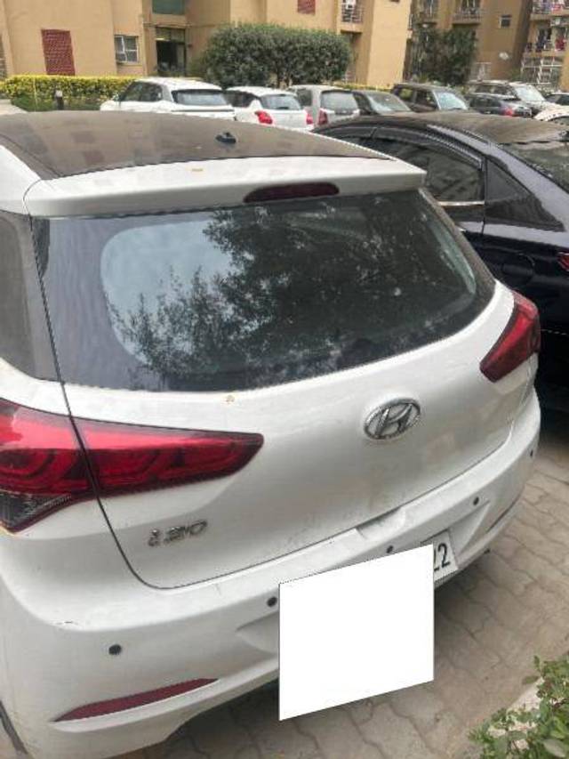 https://images10.gaadi.com/usedcar_image/4367088/original/876910c5223cd5c32d86b219167d83c8.jpg?imwidth=6401