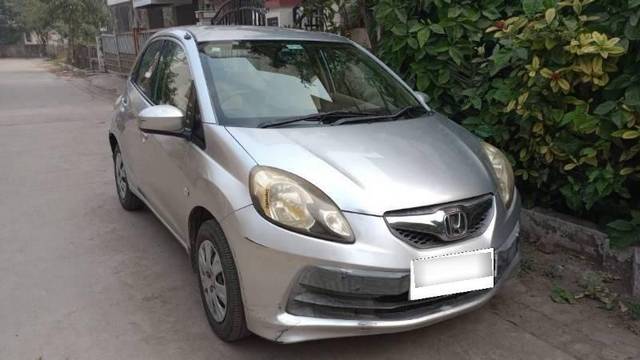 https://images10.gaadi.com/usedcar_image/4367104/original/processed_5a3d701d-7f30-493e-b357-22daab38bac6.jpg?imwidth=6400