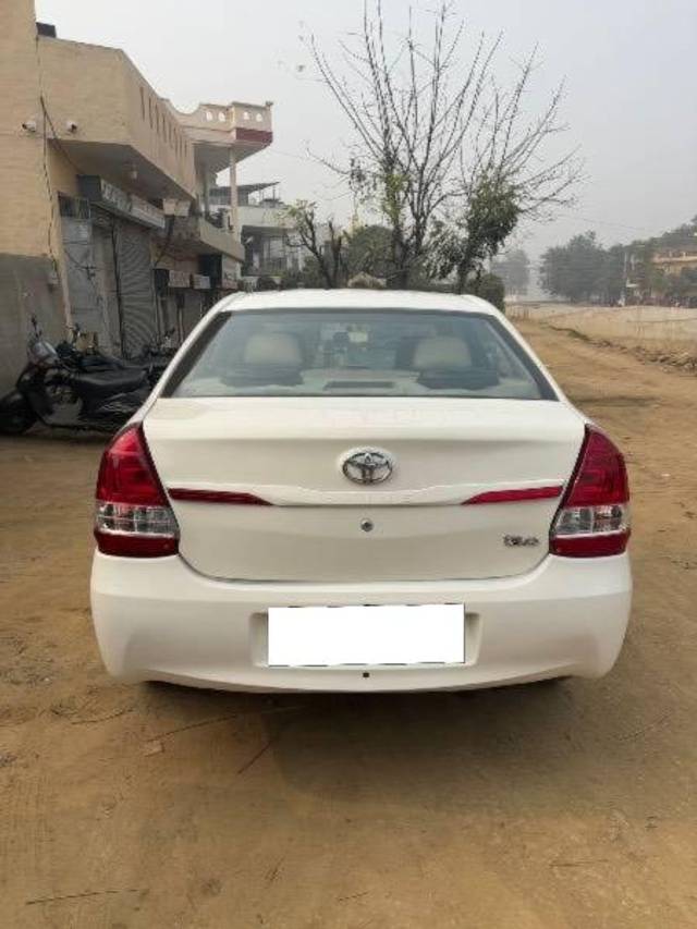 https://images10.gaadi.com/usedcar_image/4367123/original/processed_d7782a5c-ff04-4e40-817d-4af0b205e2a9.jpeg?imwidth=6401