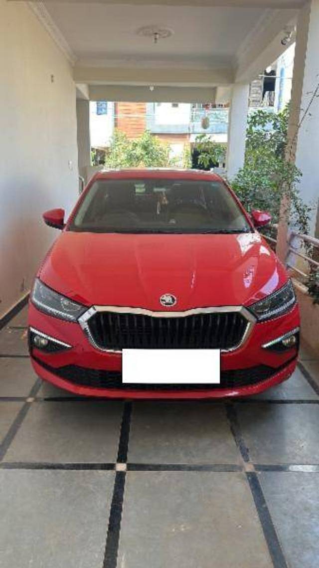 https://images10.gaadi.com/usedcar_image/4367141/original/d260192568491c6fe5c35be10afa72b2.jpeg?imwidth=6400