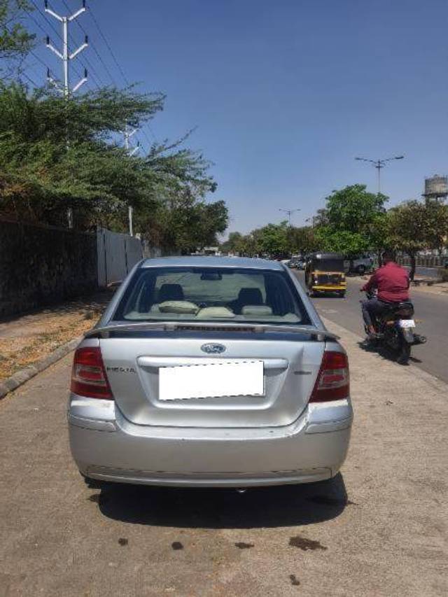 https://images10.gaadi.com/usedcar_image/4367146/original/b0c1811c245a008d42c710cd627e2aa9.jpg?imwidth=6402