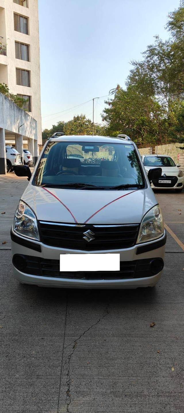 https://images10.gaadi.com/usedcar_image/4367199/original/b3a5026d57d247e16c5e4782804e1ab2.jpg?imwidth=6400