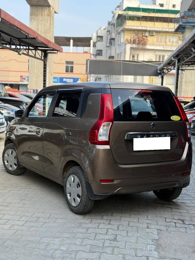 https://images10.gaadi.com/usedcar_image/4367215/original/processed_a972c1ecb02d76f25d41ed1fe63f9fae.jpg?imwidth=6402