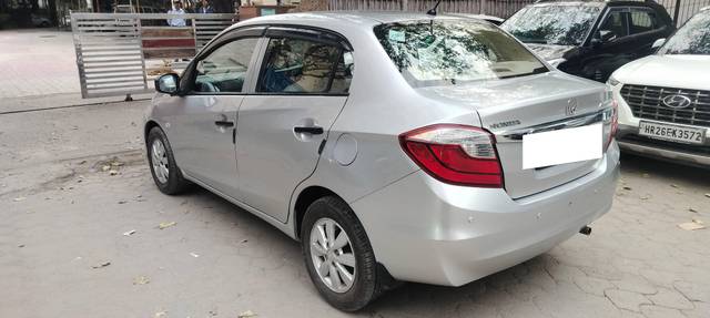 https://images10.gaadi.com/usedcar_image/4367236/original/processed_73eabfd7e50c58ea2542da2dcc5165b2.jpg?imwidth=6402