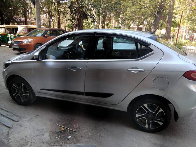 https://images10.gaadi.com/usedcar_image/4367240/original/2aa16f94dac6aa99bd2d100736a6c359.jpg?imwidth=6402