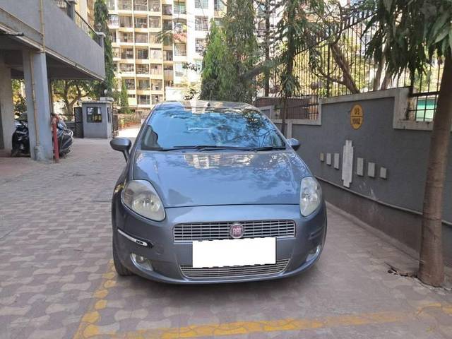 https://images10.gaadi.com/usedcar_image/4367492/original/processed_74f0d4e7-41ec-4ab5-999a-a33351e6d669.jpg?imwidth=6401