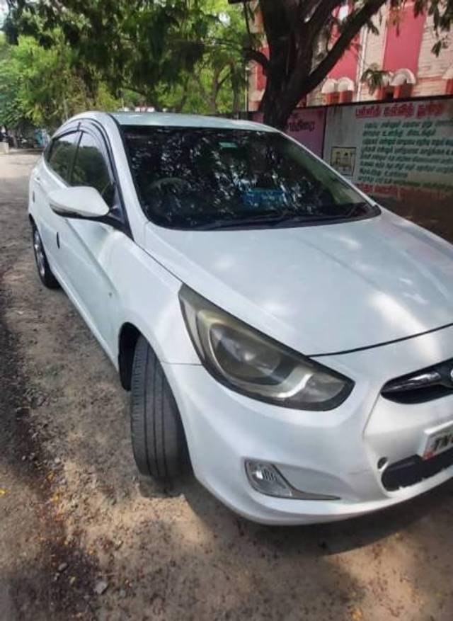 https://images10.gaadi.com/usedcar_image/4367531/original/processed_46302555-32d1-4812-806d-a29e369ae406.jpg?imwidth=6400