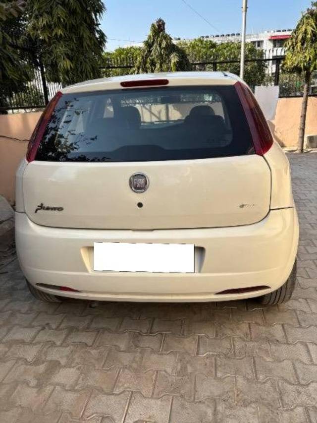 https://images10.gaadi.com/usedcar_image/4367640/original/processed_9d344294-7df3-4b80-8b5d-75b091b10160.jpeg?imwidth=6402