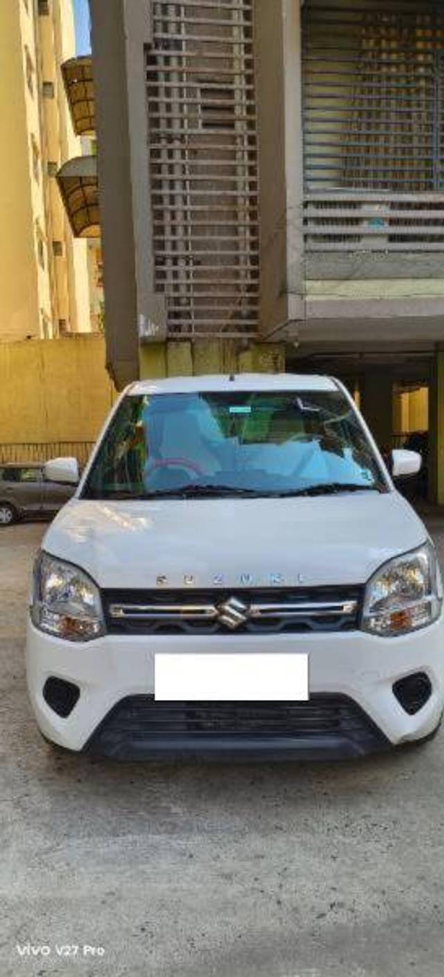 https://images10.gaadi.com/usedcar_image/4367706/original/d3900250d0fb985a713237d07d92ead5.jpg?imwidth=6400