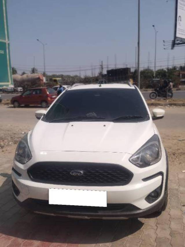 https://images10.gaadi.com/usedcar_image/4367730/original/fbf1e3e53c71649bfffda38a9536e58b.jpg?imwidth=6401