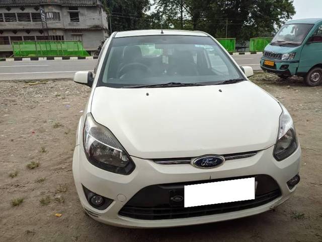 https://images10.gaadi.com/usedcar_image/4367764/original/processed_b2d52932-0269-4fab-92fa-32043abd9175.jpg?imwidth=6402