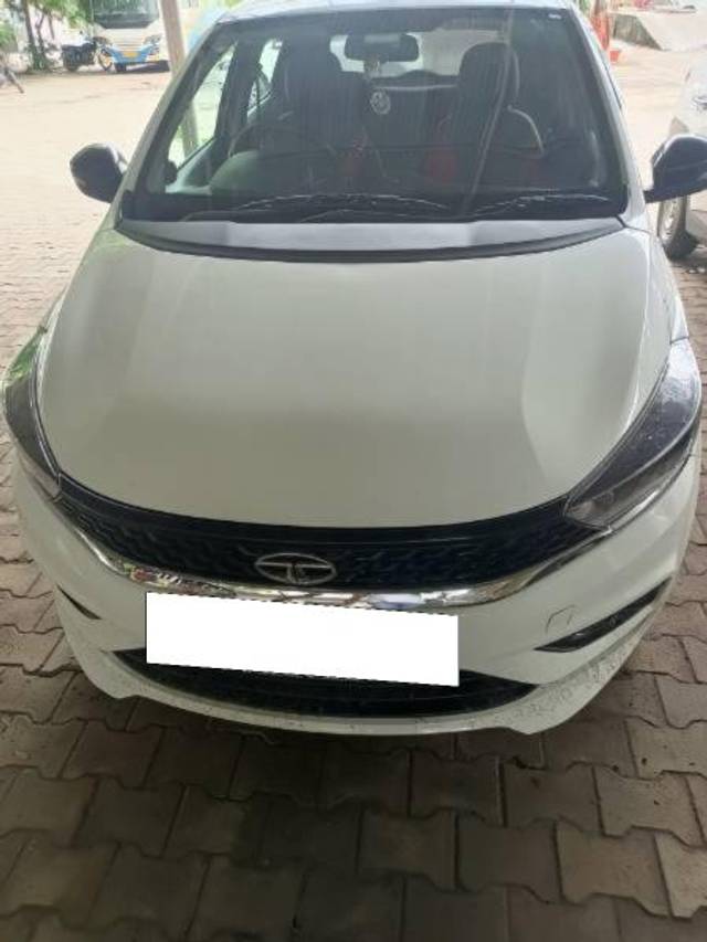 https://images10.gaadi.com/usedcar_image/4367964/original/processed_6af8ed16-8085-4226-98c8-cf9856683bb6.jpg?imwidth=6400