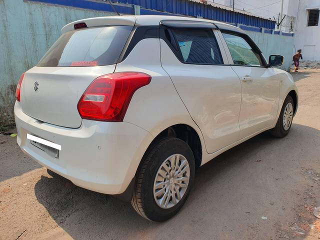 https://images10.gaadi.com/usedcar_image/4367982/original/processed_93c07aaefd0c401cb4ce5efb3d717316.jpg?imwidth=6401