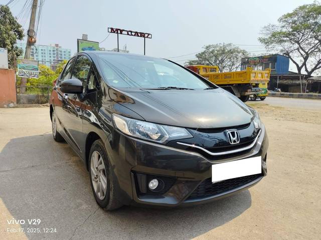 https://images10.gaadi.com/usedcar_image/4368026/original/processed_d8dec5e2512f117583600036c1073584.jpeg?imwidth=6400