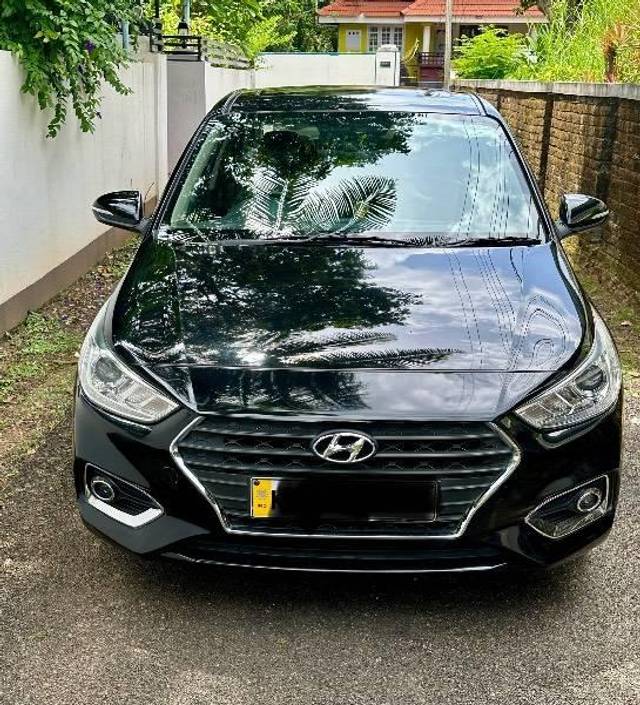 https://images10.gaadi.com/usedcar_image/4368053/original/processed_34e8d693-9576-457b-9660-b85b58f232ac.JPG?imwidth=6400