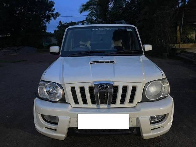 https://images10.gaadi.com/usedcar_image/4368067/original/processed_439a5037-69ce-4942-b57b-723bc8f7ef02.jpeg?imwidth=6402