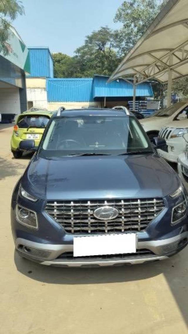 https://images10.gaadi.com/usedcar_image/4368188/original/processed_87d65c4c-d289-46d5-91ab-da33a20f255e.jpeg?imwidth=6400