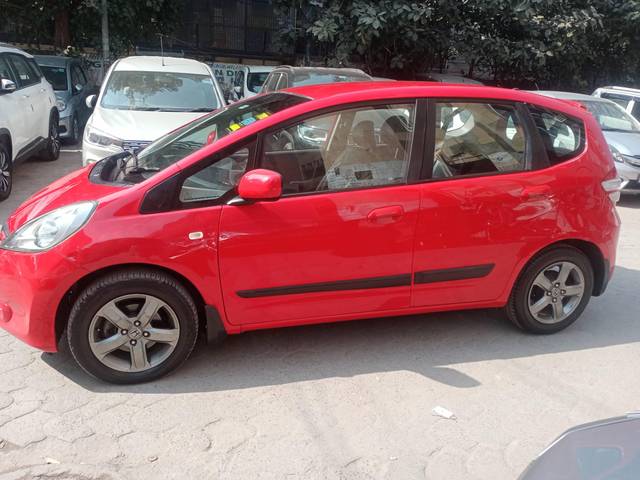 https://images10.gaadi.com/usedcar_image/4368189/original/processed_0aa0b0cc3cb27862f5aecc6fc7487e11.jpg?imwidth=6400