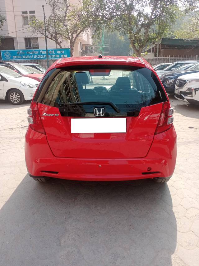 https://images10.gaadi.com/usedcar_image/4368189/original/processed_f46b66ac080beaf36c2968e150d1d457.jpg?imwidth=6401