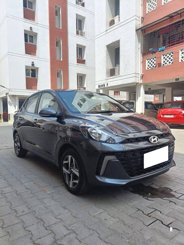 https://images10.gaadi.com/usedcar_image/4368359/original/processed_f9ffc94bbf2570eb63b112b7862d6f31.jpg?imwidth=6400