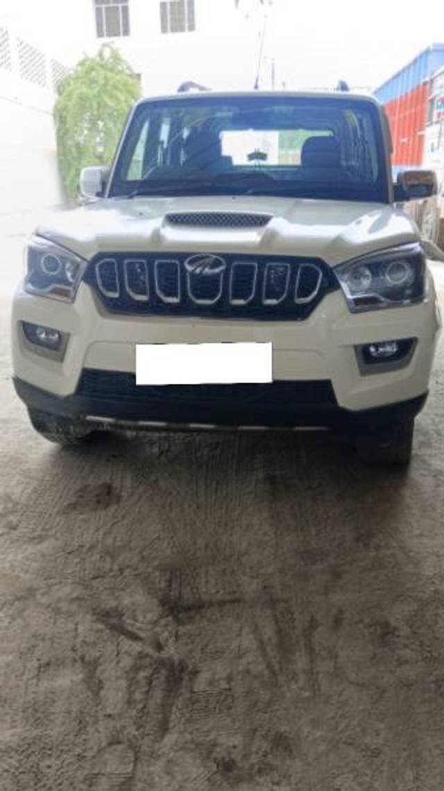 https://images10.gaadi.com/usedcar_image/4368366/original/processed_063c7fc8-bd74-48f3-aa52-149d85c58b78.jpg?imwidth=6402