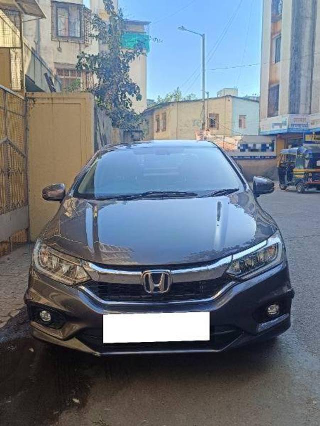 https://images10.gaadi.com/usedcar_image/4368442/original/e9b883edd31ed77aa7672bc05f6fc8e3.jpg?imwidth=6400