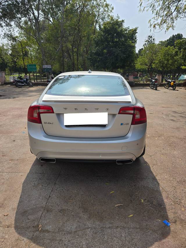 https://images10.gaadi.com/usedcar_image/4368484/original/processed_72b9864b184fd87bb3cd1785e44ef2b4.jpg?imwidth=6401