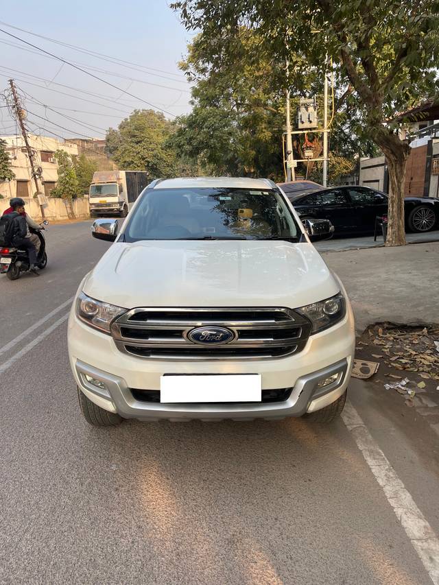 https://images10.gaadi.com/usedcar_image/4368536/original/processed_f081b9699802494cddd748aabb7ba4c6.jpg?imwidth=6400