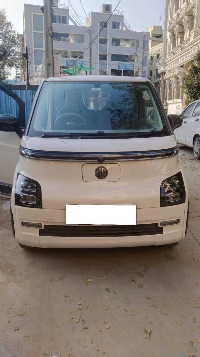 https://images10.gaadi.com/usedcar_image/4368548/original/processed_32098128f8b7633f4777c6d03dfdbcc2.jpg?imwidth=6401