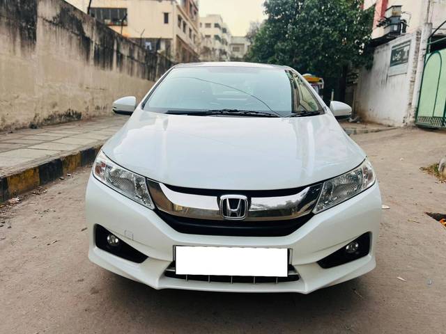 https://images10.gaadi.com/usedcar_image/4368575/original/processed_04eed41d99b6d1cdb772129af9eba095.jpg?imwidth=6402