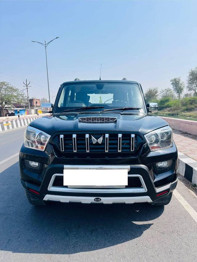 https://images10.gaadi.com/usedcar_image/4368631/original/processed_44891a8080e25cabbe252dbe26bac2da.jpg?imwidth=6402