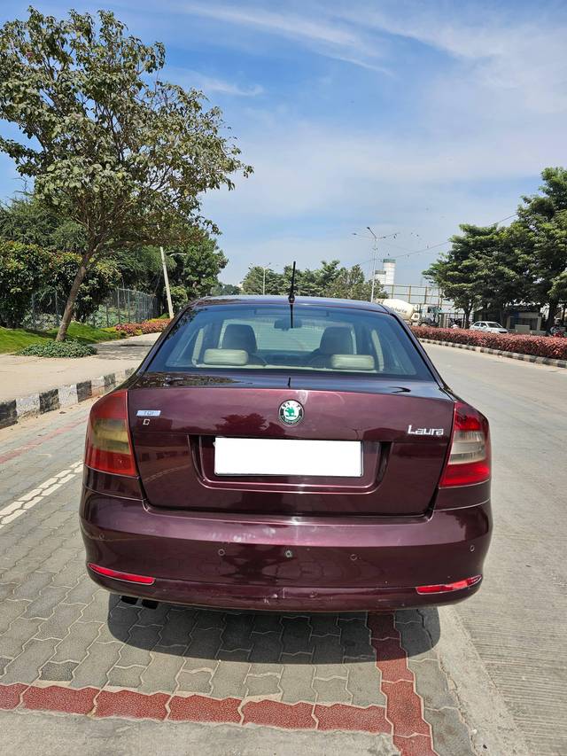 https://images10.gaadi.com/usedcar_image/4368721/original/processed_3bc5dccc4322bdef8dac250f64970677.jpg?imwidth=6401