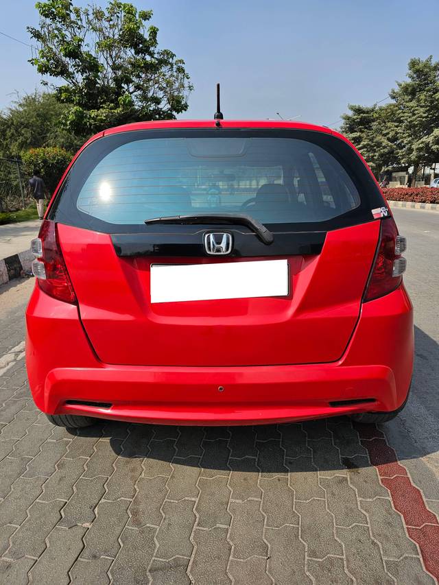 https://images10.gaadi.com/usedcar_image/4368733/original/processed_d4c73404c5c2980659f9315f6c4fce87.jpg?imwidth=6401