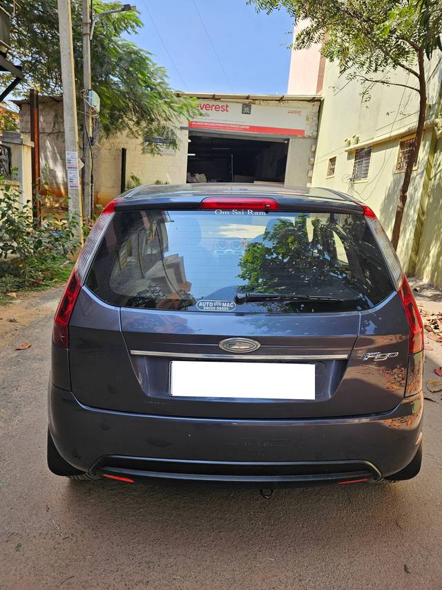 https://images10.gaadi.com/usedcar_image/4368755/original/processed_e9d007da6f31201ae7b2cfaf86392edd.jpg?imwidth=6401