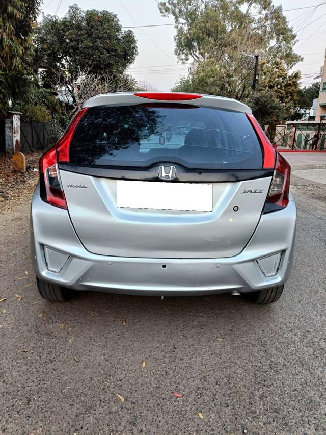 https://images10.gaadi.com/usedcar_image/4368871/original/processed_fb4530613dda2895fcc5979a52985a9b.jpg?imwidth=6402