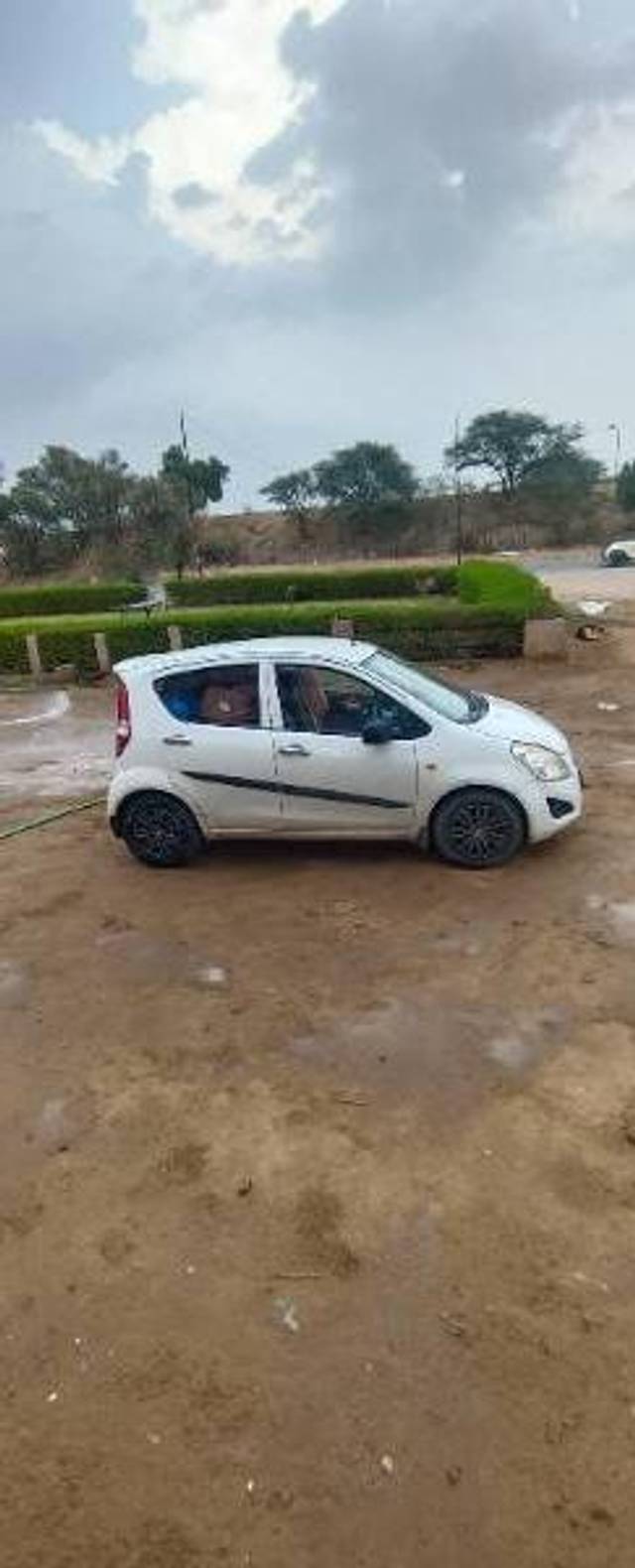 https://images10.gaadi.com/usedcar_image/4368941/original/processed_20511785-1c9c-4d79-83aa-934da53ffb75.jpg?imwidth=6402