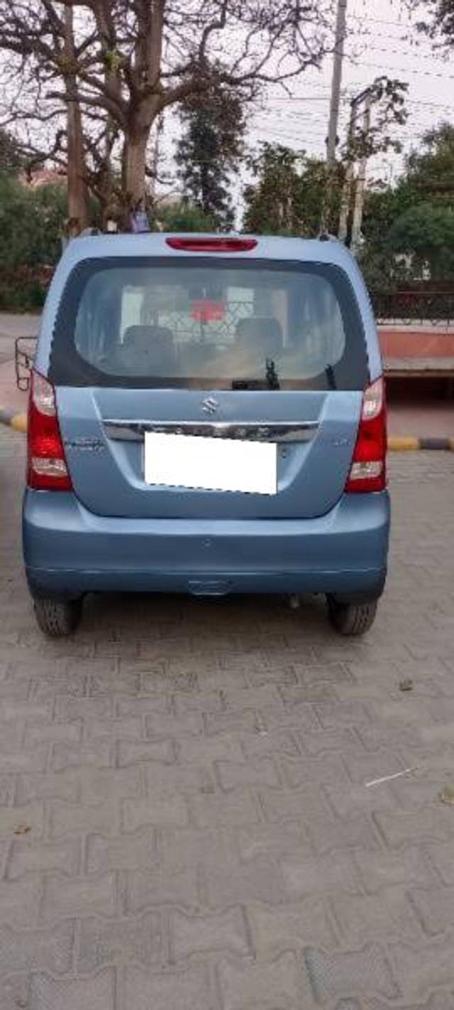 https://images10.gaadi.com/usedcar_image/4368982/original/processed_4fedda6a-fb14-4b1c-8271-dc38c343e867.jpg?imwidth=6401