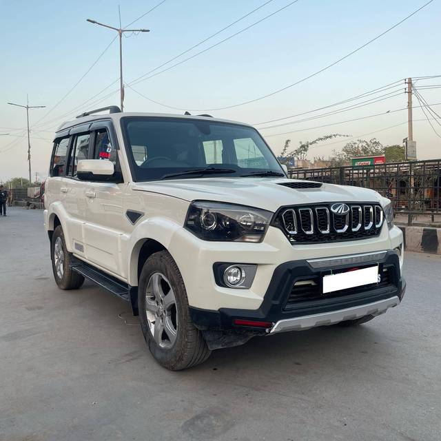 https://images10.gaadi.com/usedcar_image/4369053/original/processed_45b6af161569a7f014a9ebe382e6d913.jpg?imwidth=6400